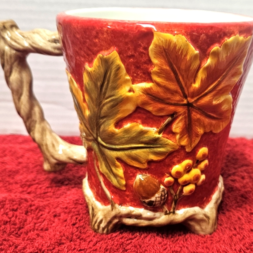 Leaf and Acorn Design Mug